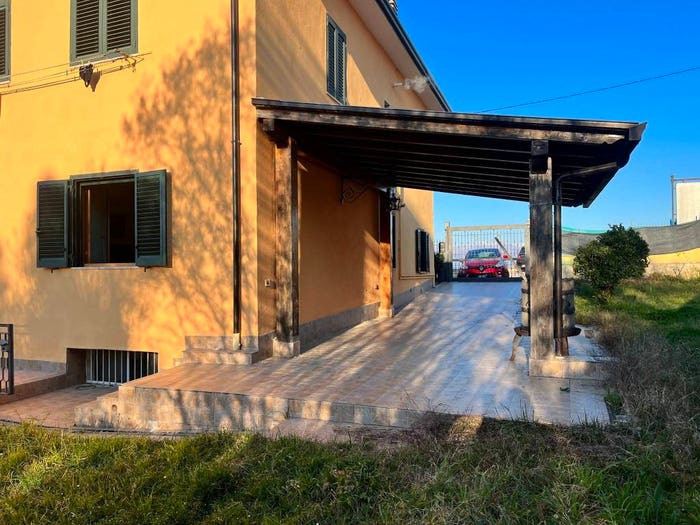 Appartamento quadrilocale in vendita in Piazza Guglielmo Marconi, Centro, Santopadre