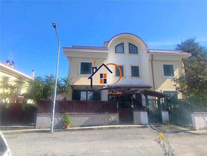 Casa con 6 locali in vendita in Via Ennio Sorrentino, Rossano Stazione, CoriglianoRossano