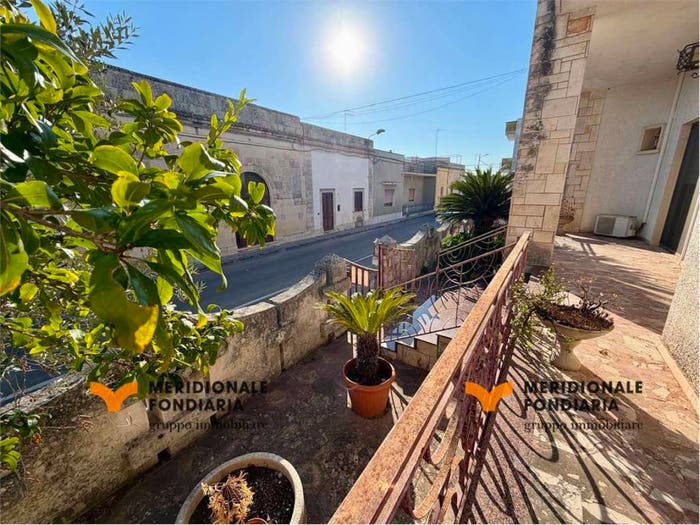 Casa con 6 locali in vendita in Via Neviera, Sternatia