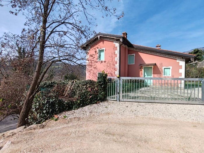 Casa con 6 locali in vendita in Centro, Lugo di Vicenza
