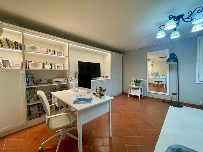 Casa con 5 locali in vendita in Montemurlo