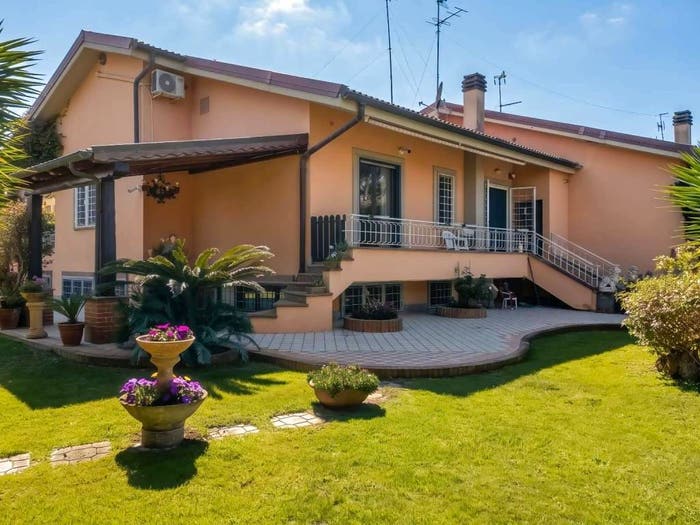 Casa con 6 locali in vendita in viale dei Romagnoli, Ostia Ponente, Roma