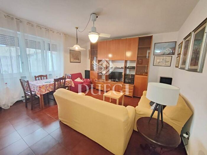 Appartamento con 5 locali in vendita in Via Leonardo Da Vinci, Centro, Viareggio