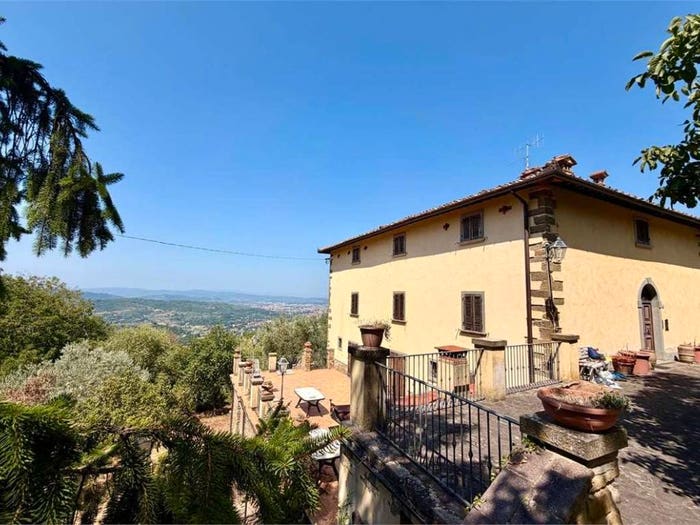 Casa con 6 locali in vendita in La Pace Staggiano, Arezzo