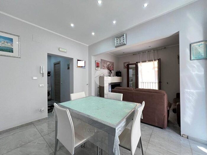 Casa trilocale in vendita in Via Don Giovanni Minzoni, Centro, Castellammare del Golfo