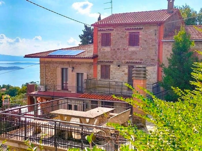 Appartamento con 5 locali in vendita in Strada Provinciale di Castel Rigone, Castel Rigone, Passignano sul Trasimeno