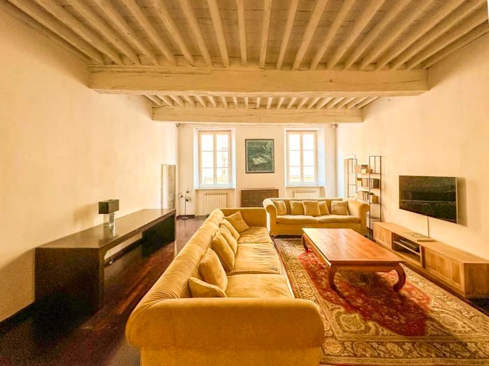 Appartamento con 5 locali in vendita in Piazza Petrucci, Camaiore Paese, Camaiore