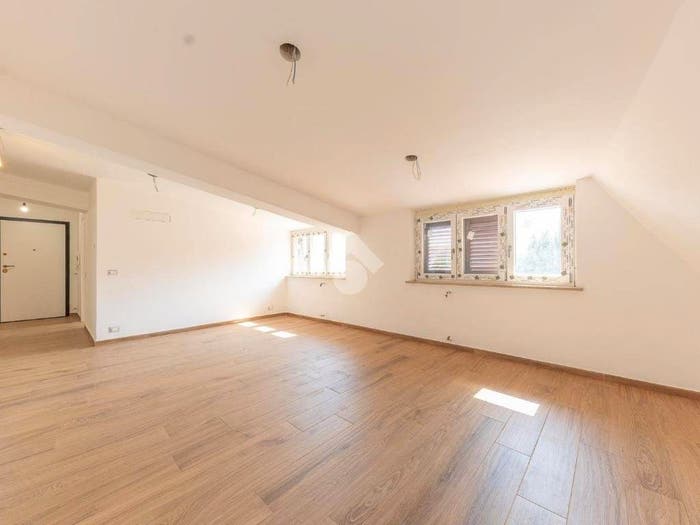 Appartamento trilocale in vendita in Via montecassino, Castelliri