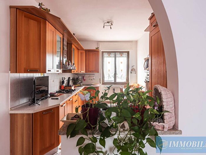 Appartamento trilocale in vendita in Via Alessandro Volta, Centro, Arluno