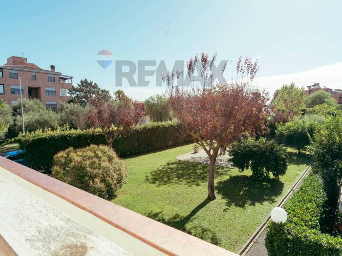 Appartamento trilocale in vendita in Via Giuseppe Viner, Acilia, Roma
