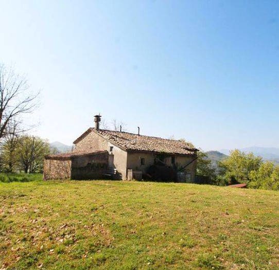 Casa con 6 locali in vendita in Via Ca' Berardo, Fermignano