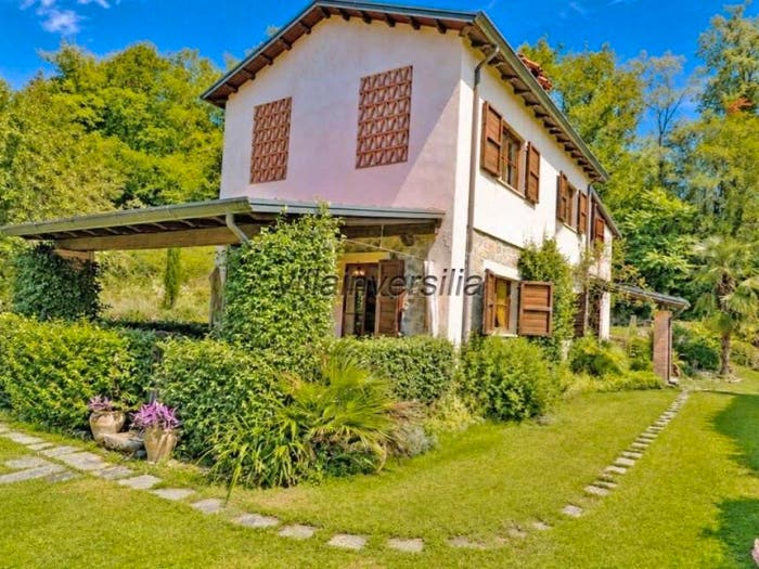 Casa con 6 locali in vendita in Scansano