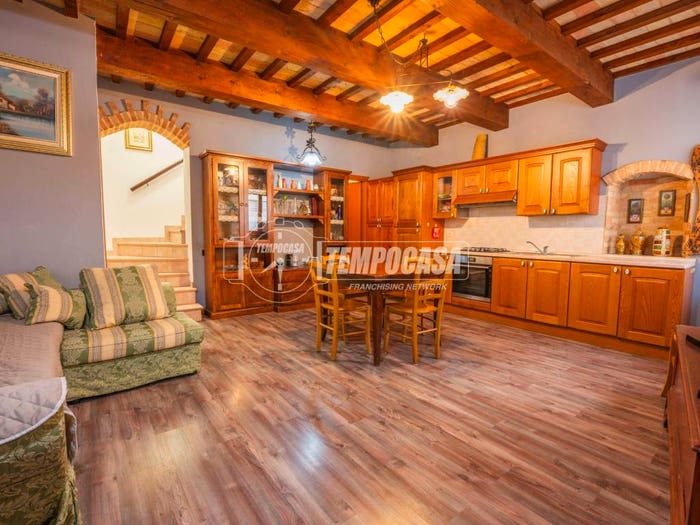 Casa quadrilocale in vendita in Via Tommaso Giachini, Centro, Montelupone