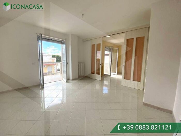Appartamento trilocale in vendita in Viale Pietro Nenni, Santa Maria Vetere, Andria