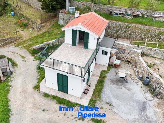 Casa trilocale in vendita in Regione Luminella, Noli