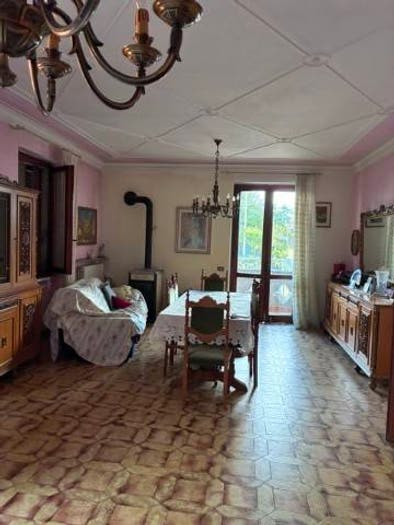 Casa con 6 locali in vendita in Viguzzolo