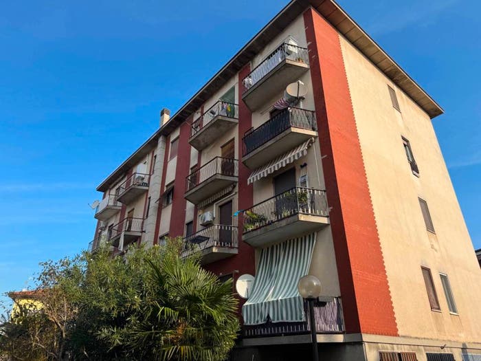 Appartamento trilocale in vendita in Via Novembre, Cerano