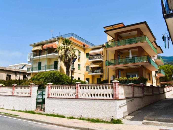 Appartamento trilocale in vendita in Via Cristoforo Colombo, Marina Di Fuscaldo, Fuscaldo