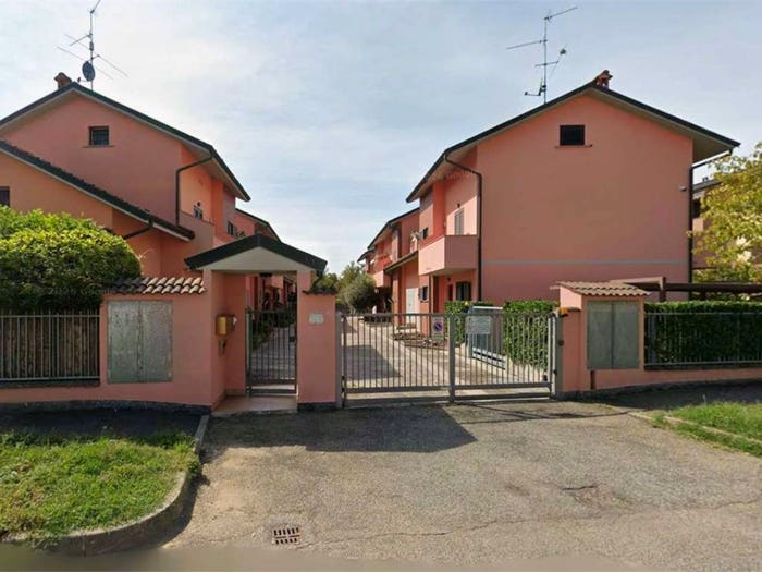 Casa con 5 locali in vendita in Frazione Pairana Via Lussu, Landriano