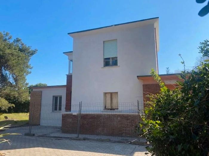 Casa quadrilocale in vendita in Neighbourhood Calambrone, Calambrone, Pisa