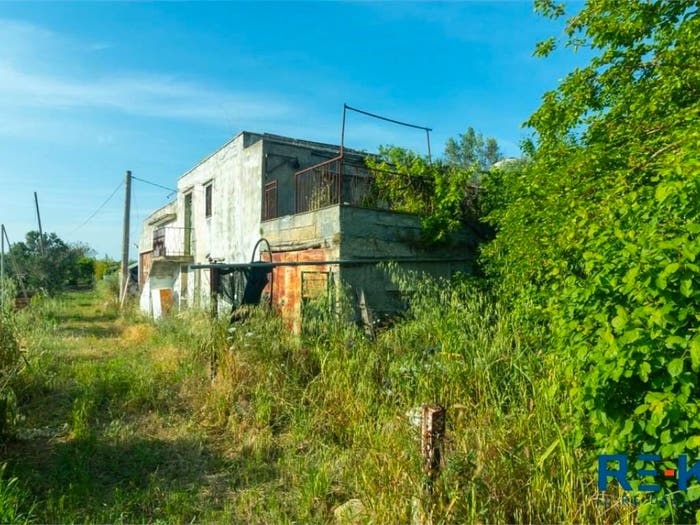 Casa con 6 locali in vendita in Casarano
