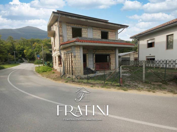 Casa bilocale in vendita in Viale Rozzi, Garrufo, Campli