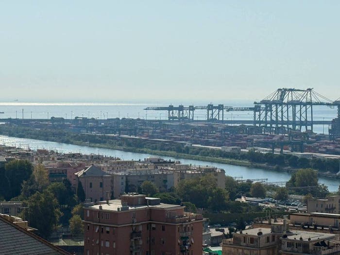 Appartamento quadrilocale in vendita in Via Evasio Montanella, Pra', Genova