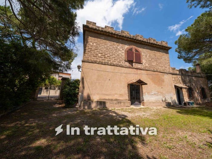Casa con 6 locali in vendita in Via degli Orti, Maria Pia Fertilia, Alghero