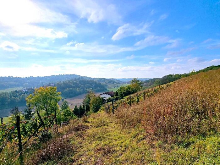 Casa con 6 locali in vendita in Vaglierano, Asti