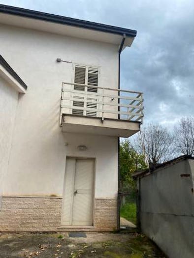 Casa con 5 locali in vendita in Via Ponte Romano, Villa Santa Lucia
