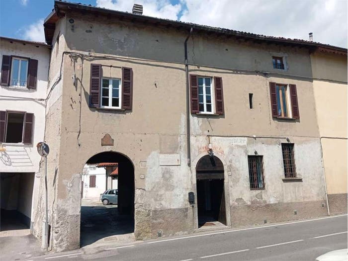 Appartamento con 6 locali in vendita in Via Canturina, Albate Muggiò, Como