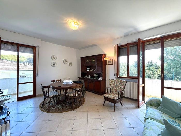 Appartamento con 5 locali in vendita in Via delle Ginestre, Tirrenia, Pisa