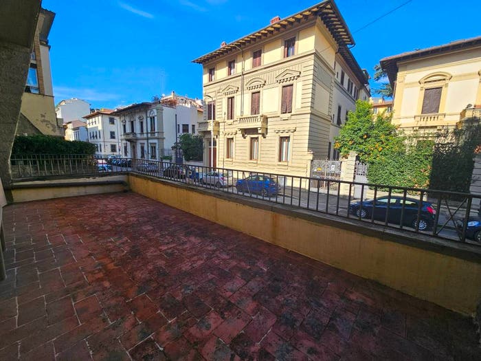 Appartamento con 6 locali in vendita in Mazzini Oberdan, Firenze