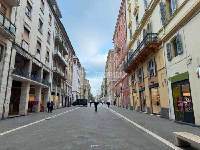 Appartamento quadrilocale in vendita in Corsi, Ancona