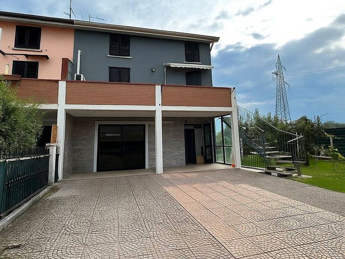 Casa con 6 locali in vendita in Via San Giovanni, Centro, Gualtieri