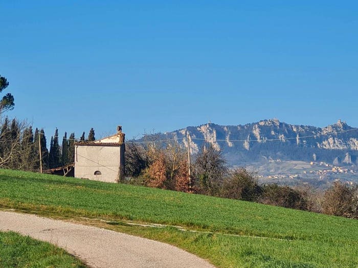 Casa con 6 locali in vendita in Coriano