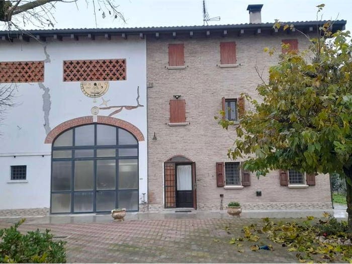 Casa con 6 locali in vendita in VIA RUGGINENTA, Centro, Ravarino