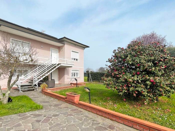 Casa con 6 locali in vendita in Via delle Pierone, San Vito, Lucca