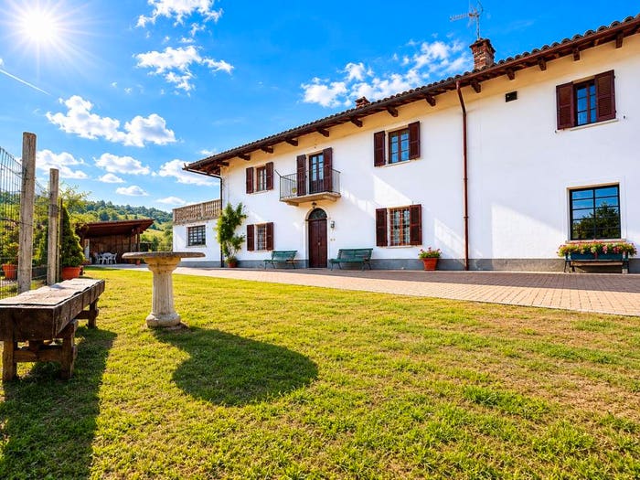 Casa con 6 locali in vendita in Regione Secco, Canelli