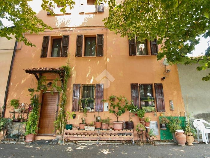 Casa trilocale in vendita in Via chiesa, Tortiano, Montechiarugolo