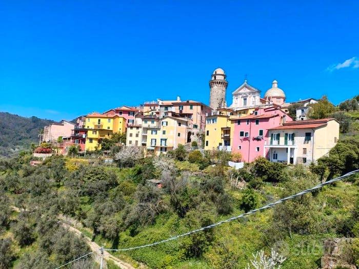 Appartamento quadrilocale in vendita in Ortonovo, Luni