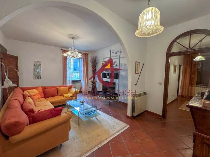 Casa con 6 locali in vendita in Centro, Monsummano Terme