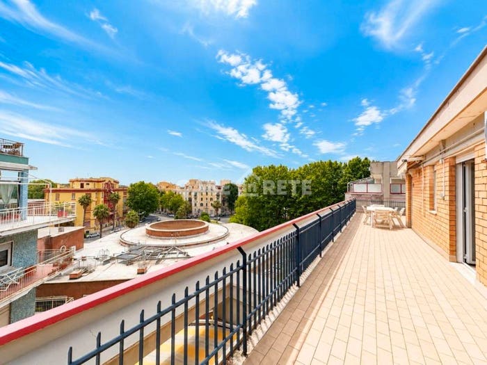 Appartamento con 5 locali in vendita in via Andreotto Saracini, Ostia Ponente, Roma