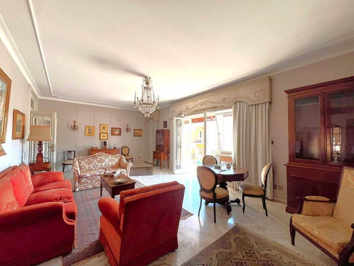 Appartamento con 6 locali in vendita in Via Timavo, Vomero, Napoli