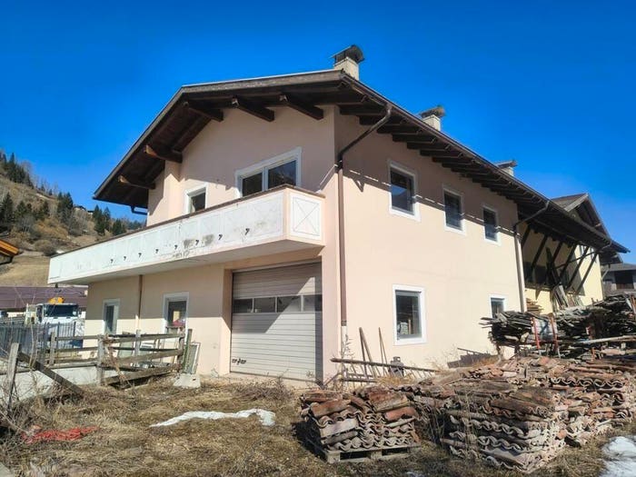 Casa quadrilocale in vendita in Via Strada Della Comunità De Fiem N, Centro, Moena