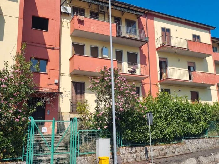 Appartamento trilocale in vendita in Via Cappuccini, Tramutola