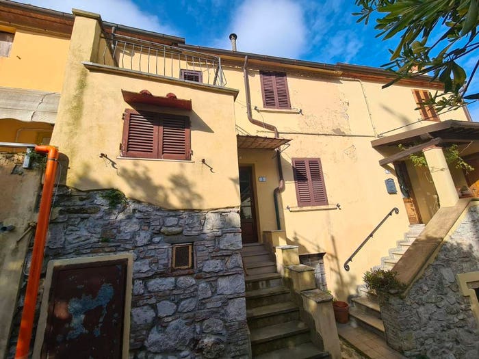 Appartamento trilocale in vendita in Via Urbano Rattazzi, Castellina Marittima