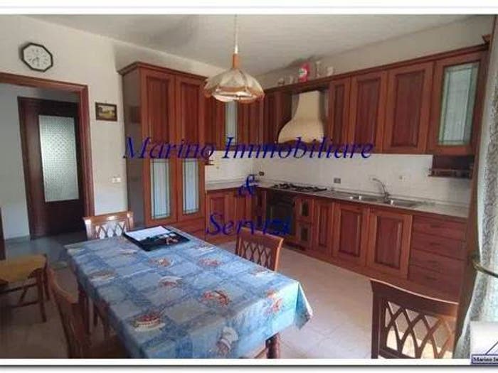 Appartamento con 5 locali in vendita in Via Aldo Moro No Number, Pignataro Maggiore