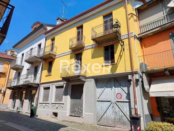 Casa con 6 locali in vendita in Via Teodoro II, Centro, Chivasso