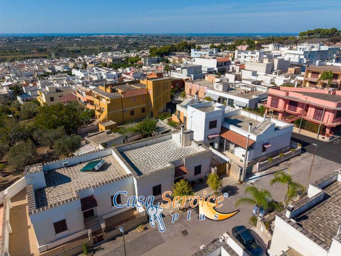 Casa con 6 locali in vendita in Via Toma, Tuglie